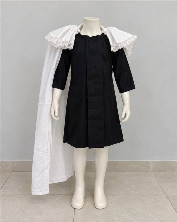 Madre Laura (hábito blanco y negro)