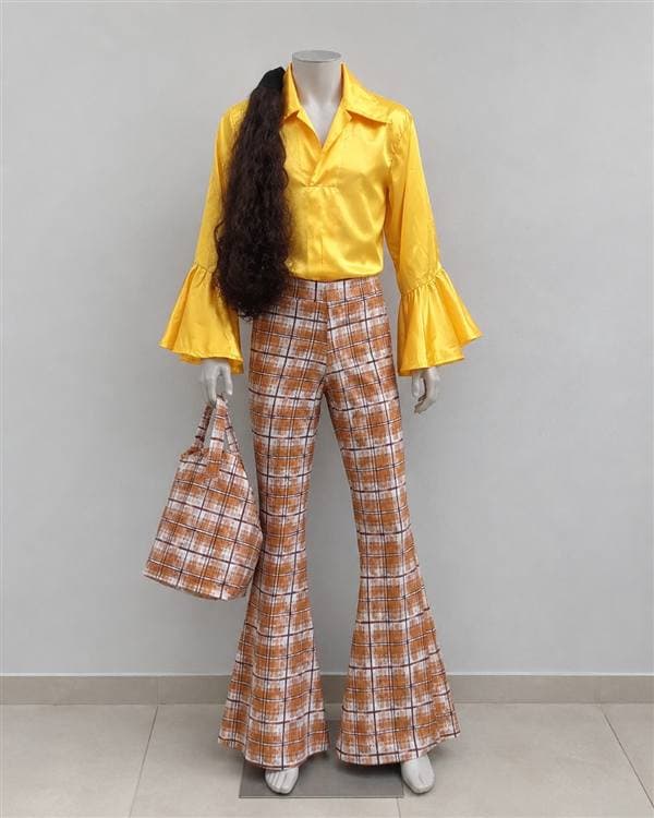 Años 60 caballero (camisa amarilla, pantalón cuadros, peluca)
