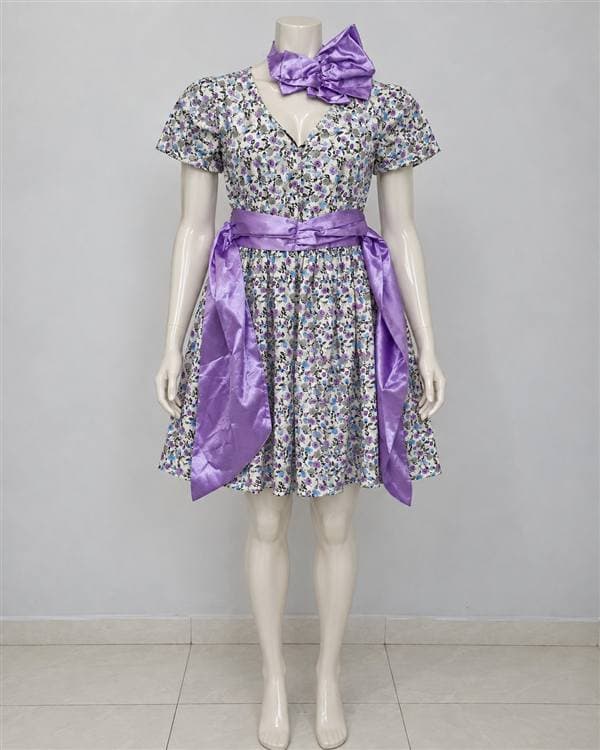 Años 60 (vestido flores con lazo lila)
